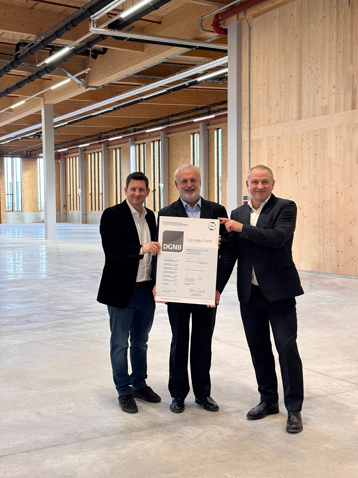 V.l.n.r.: Paul Grassel  Geschäftsführer von IG Immobilien, Peter Engert  Geschäftsführer der Österreichischen Gesellschaft für Nachhaltige Immobilienwirtschaft (ÖGNI) und Hubert Vögel, Geschäftsführer von IG Immobilien