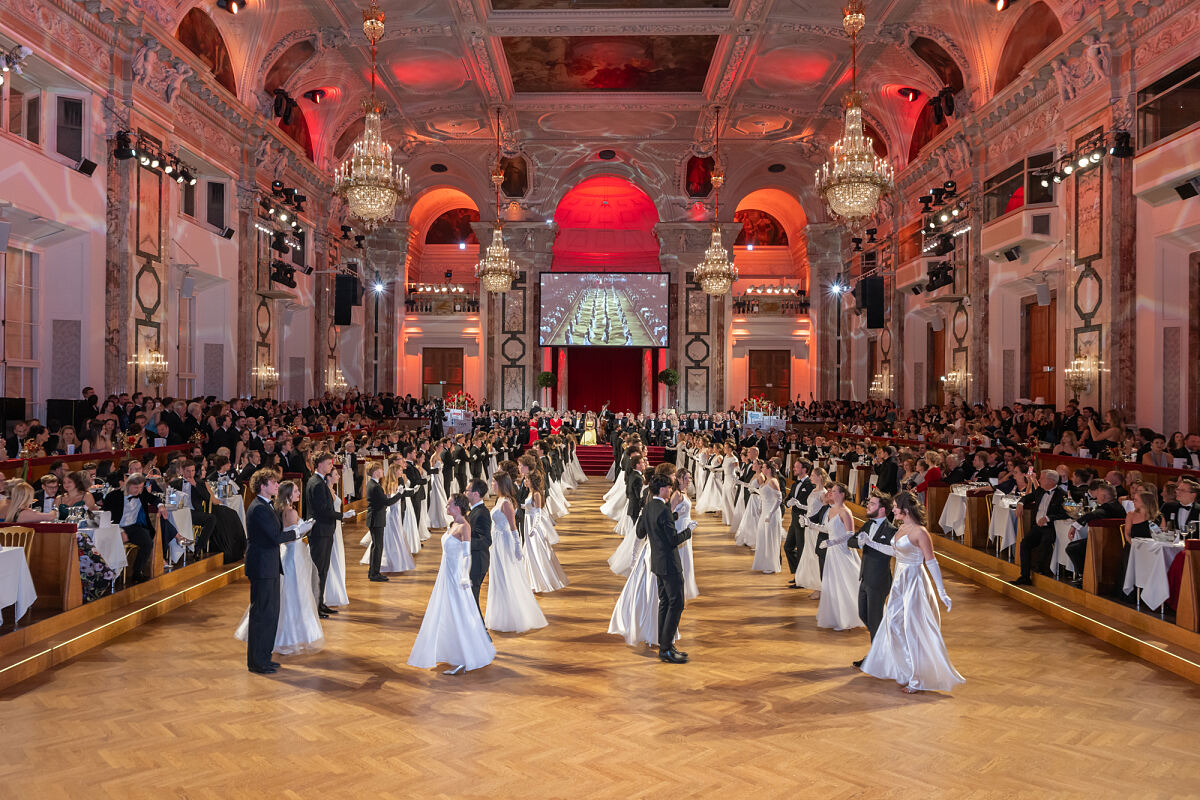 Eine glanzvollen Ballnacht in die Wiener Hofburg