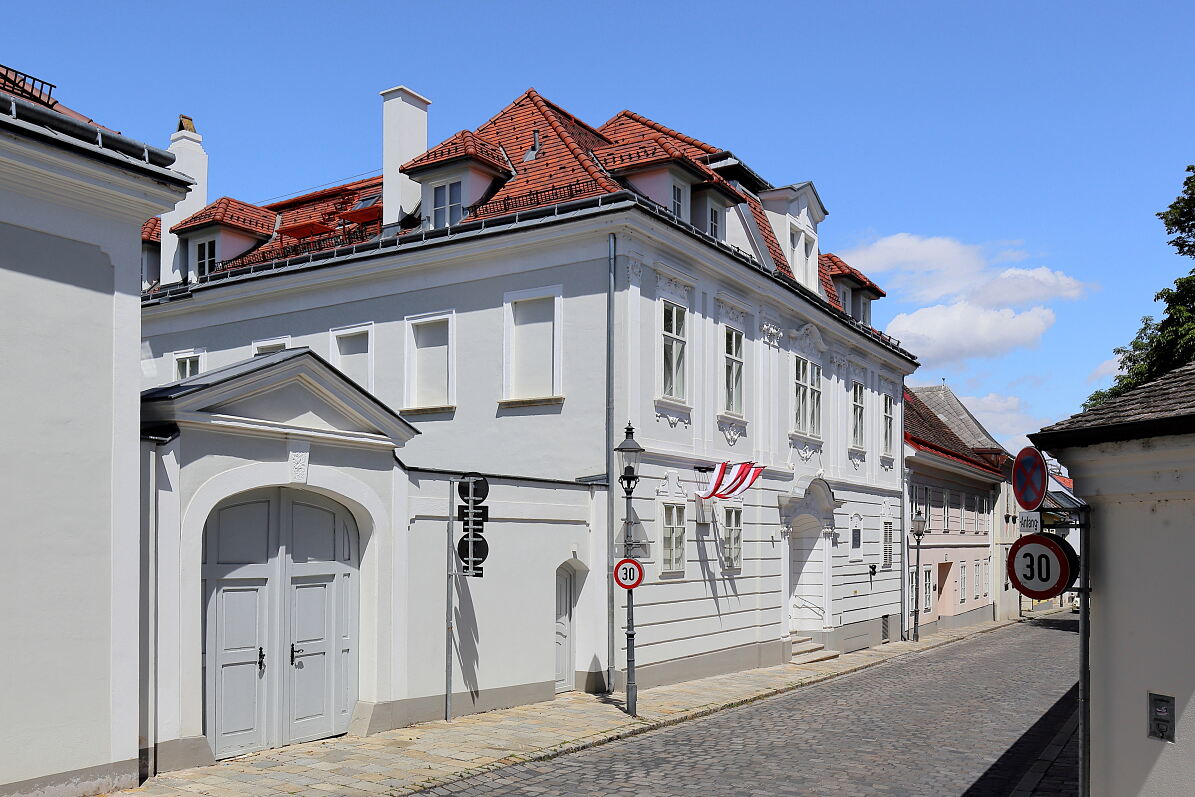 Rokoko trifft Moderne: Prof. Heinz Neumann vergibt letzte Mietfläche im Beethoven-Haus in Wien Nussdorf
