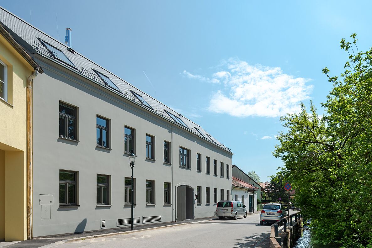 Modernes Wohnen in Baden: STIX + PARTNER übergibt Wohnprojekt an Investor