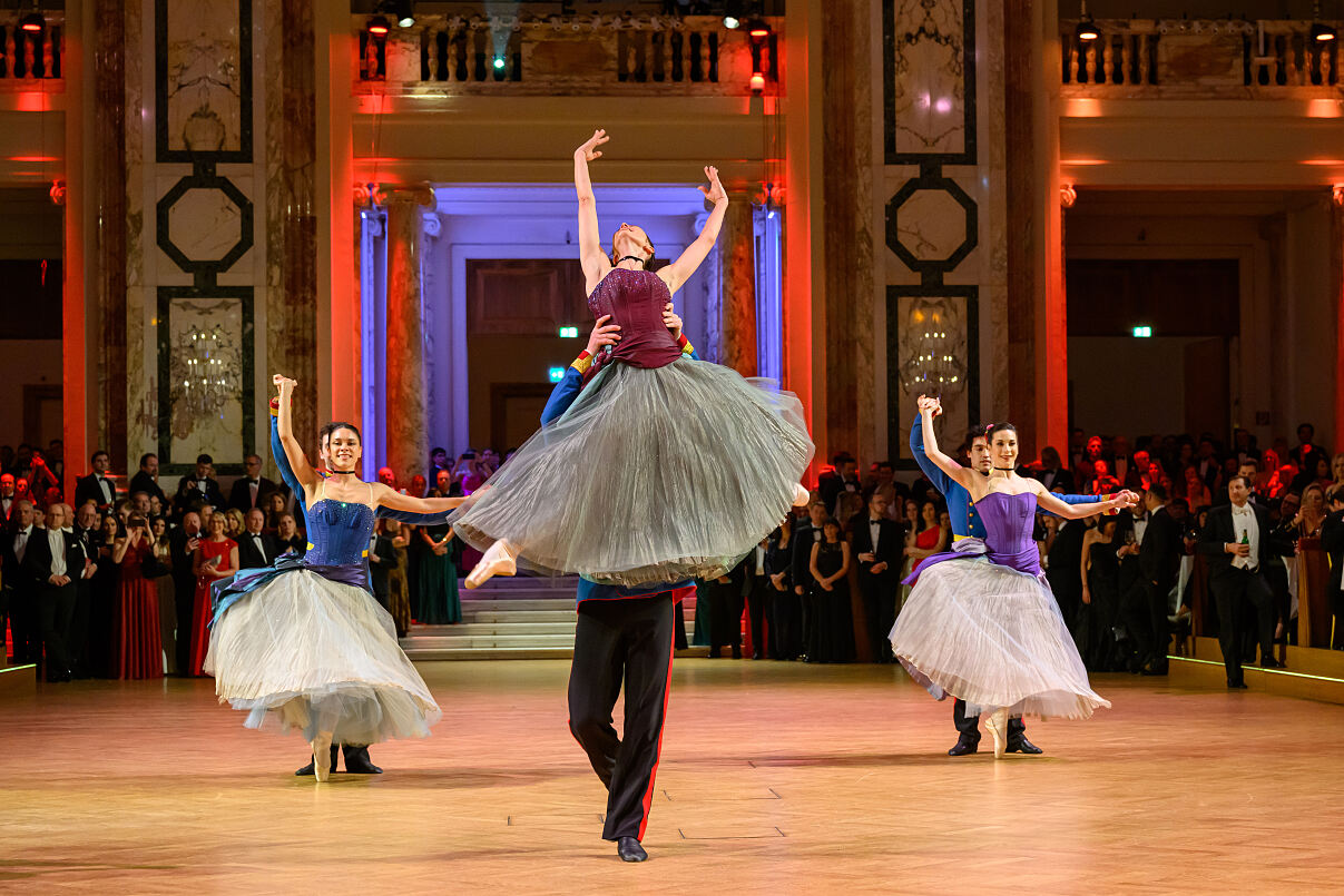 Wiener Staatsopernballett mit Aufführung „Donau Walzer“